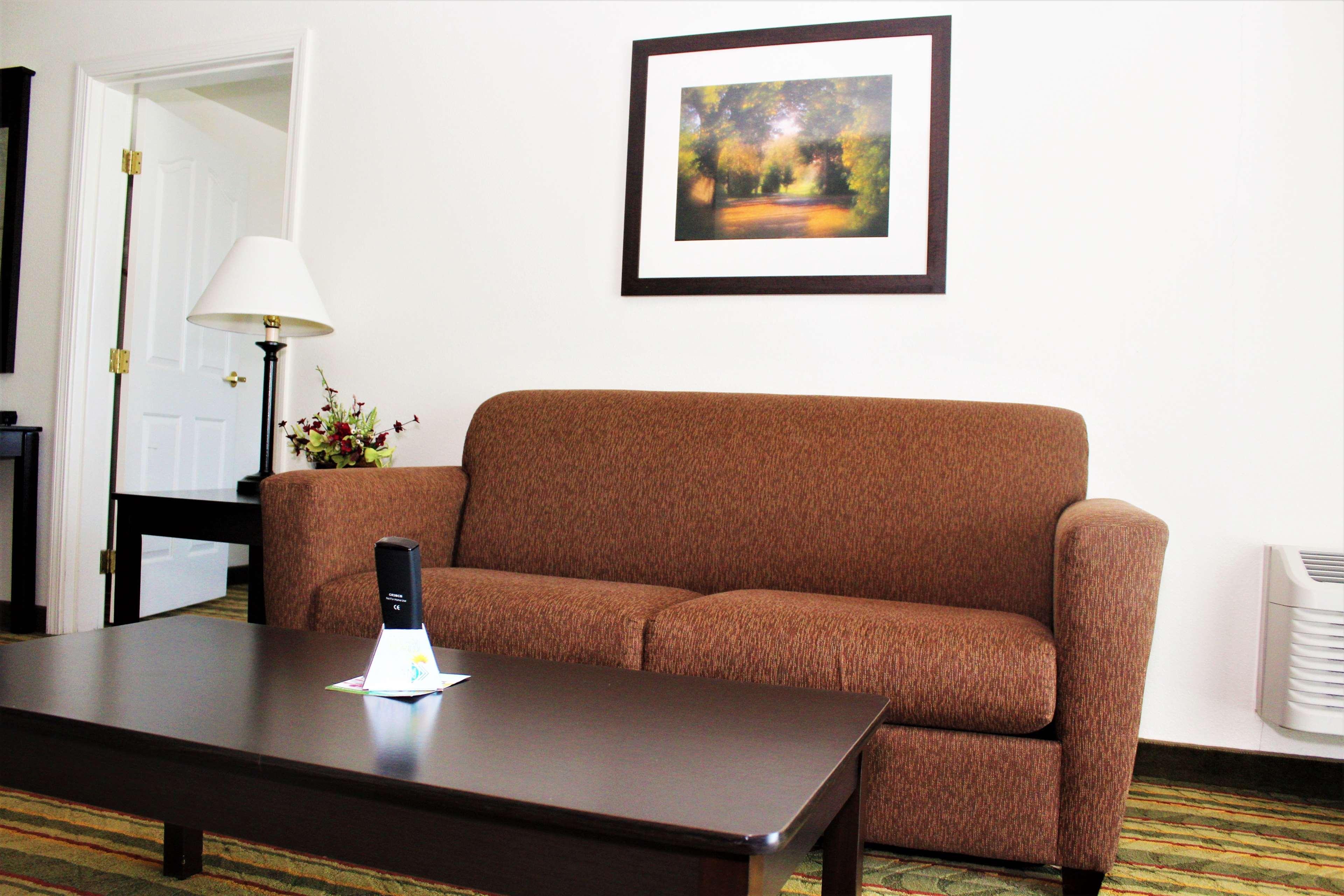Best Western Plus Moose Jaw Bagian luar foto