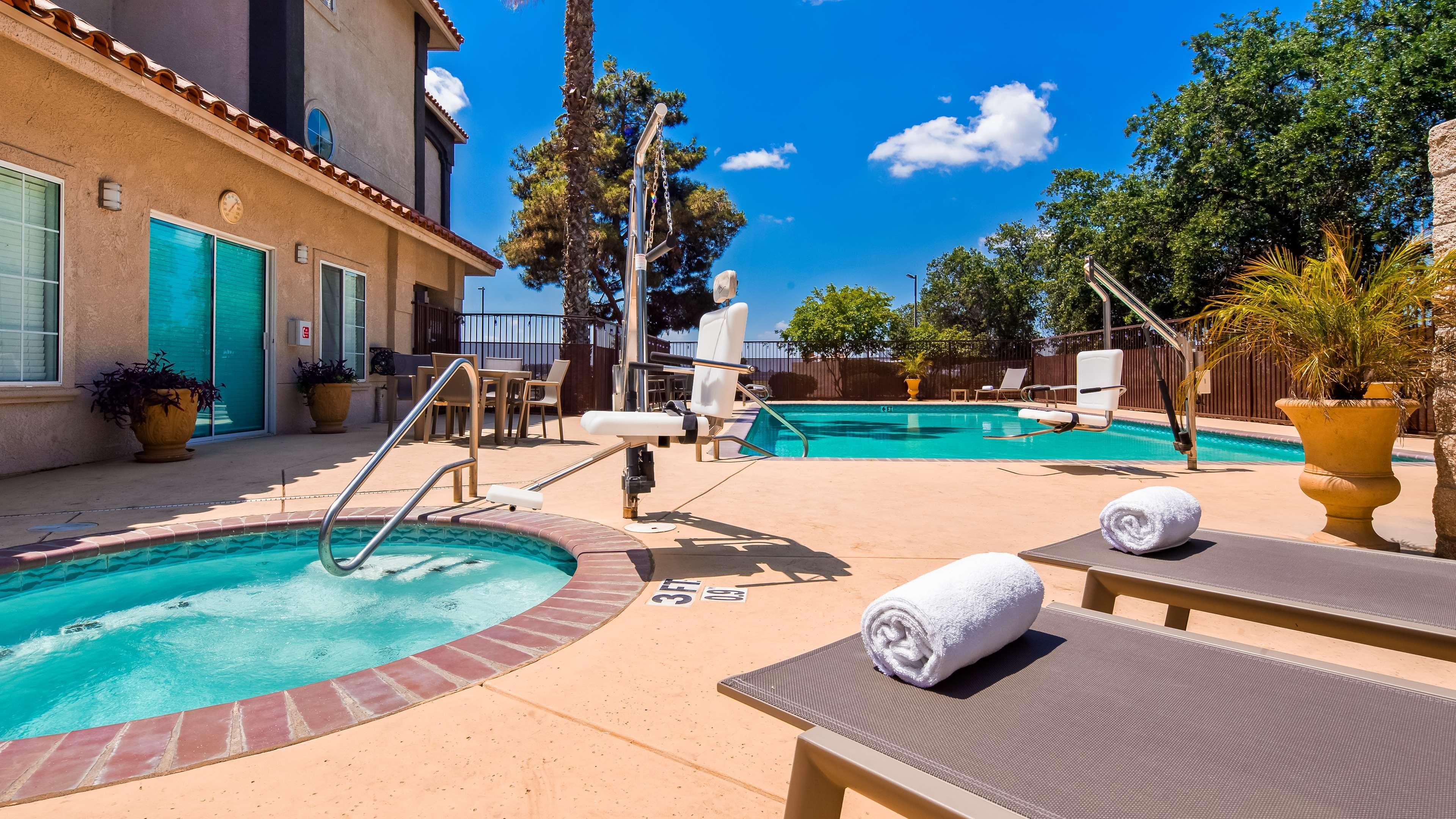 Best Western Plus Moose Jaw Bagian luar foto
