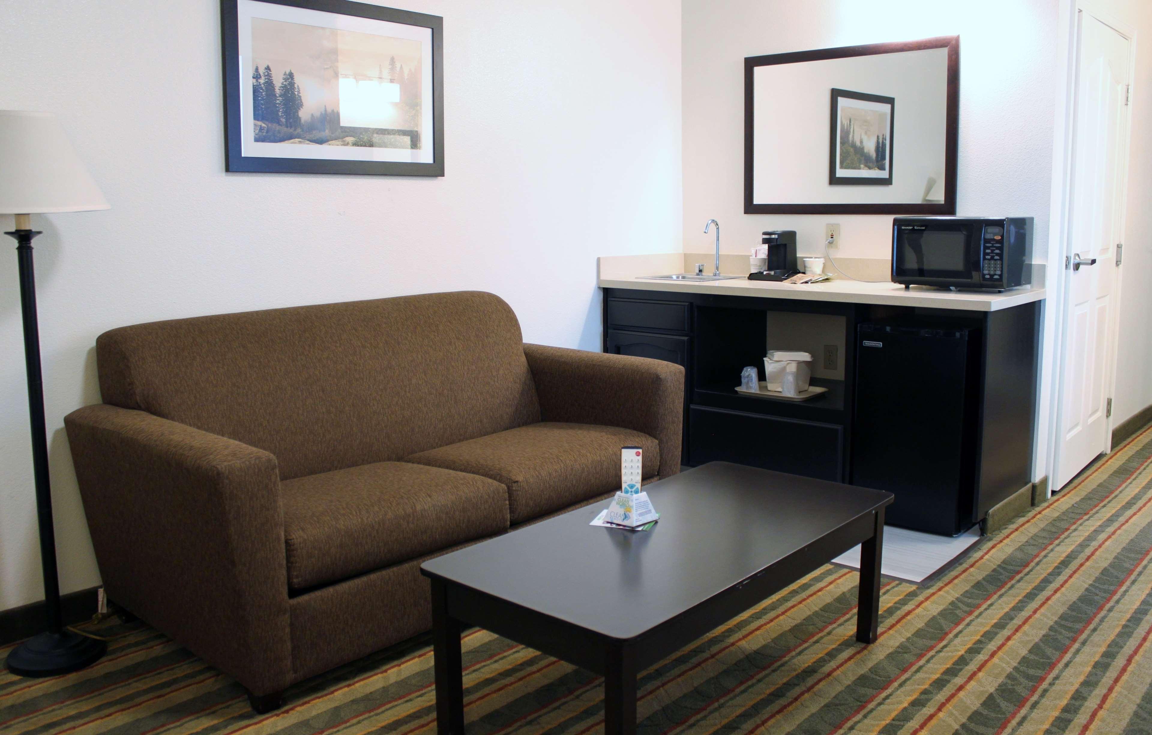 Best Western Plus Moose Jaw Bagian luar foto