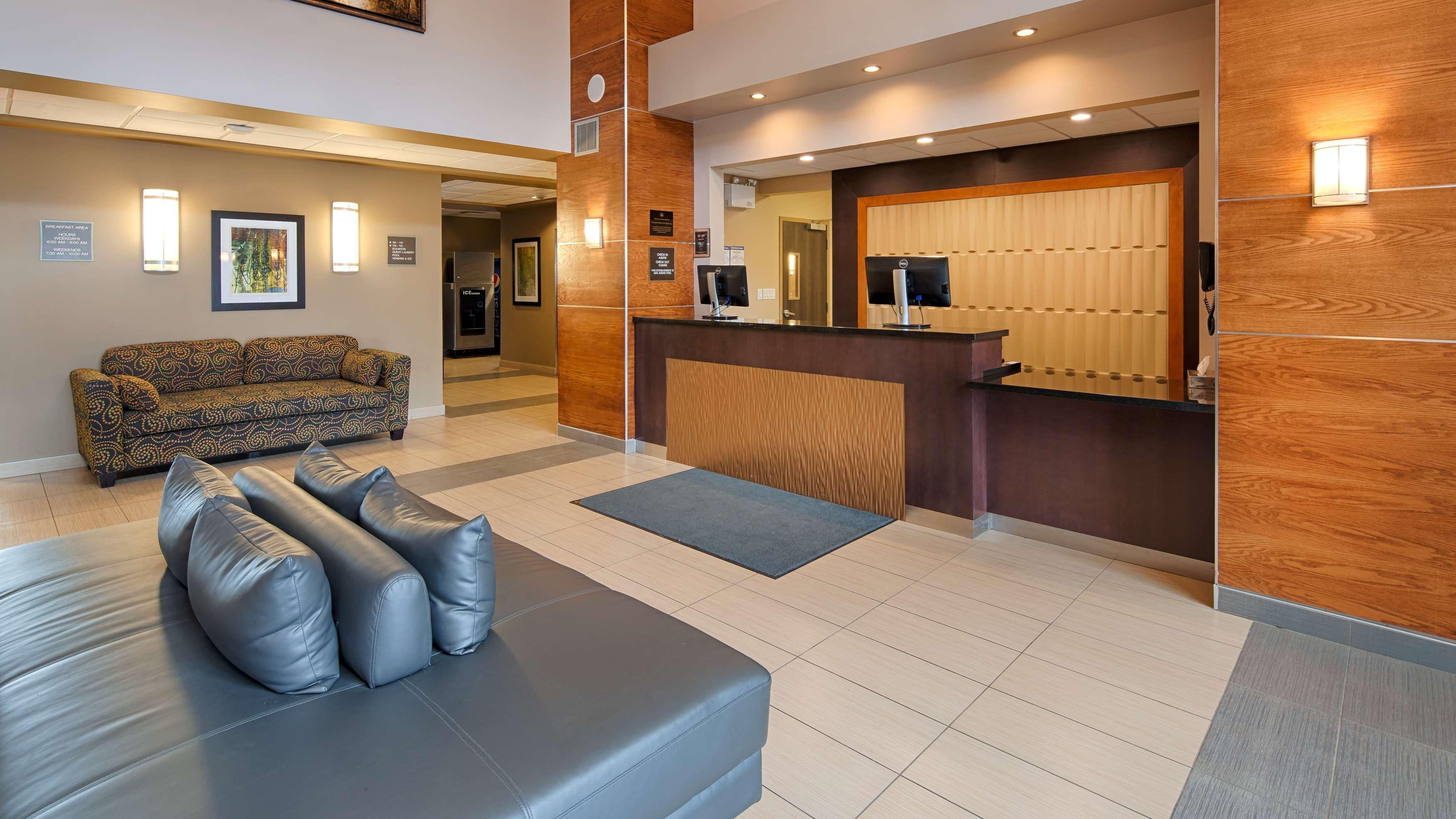Best Western Plus Moose Jaw Bagian luar foto