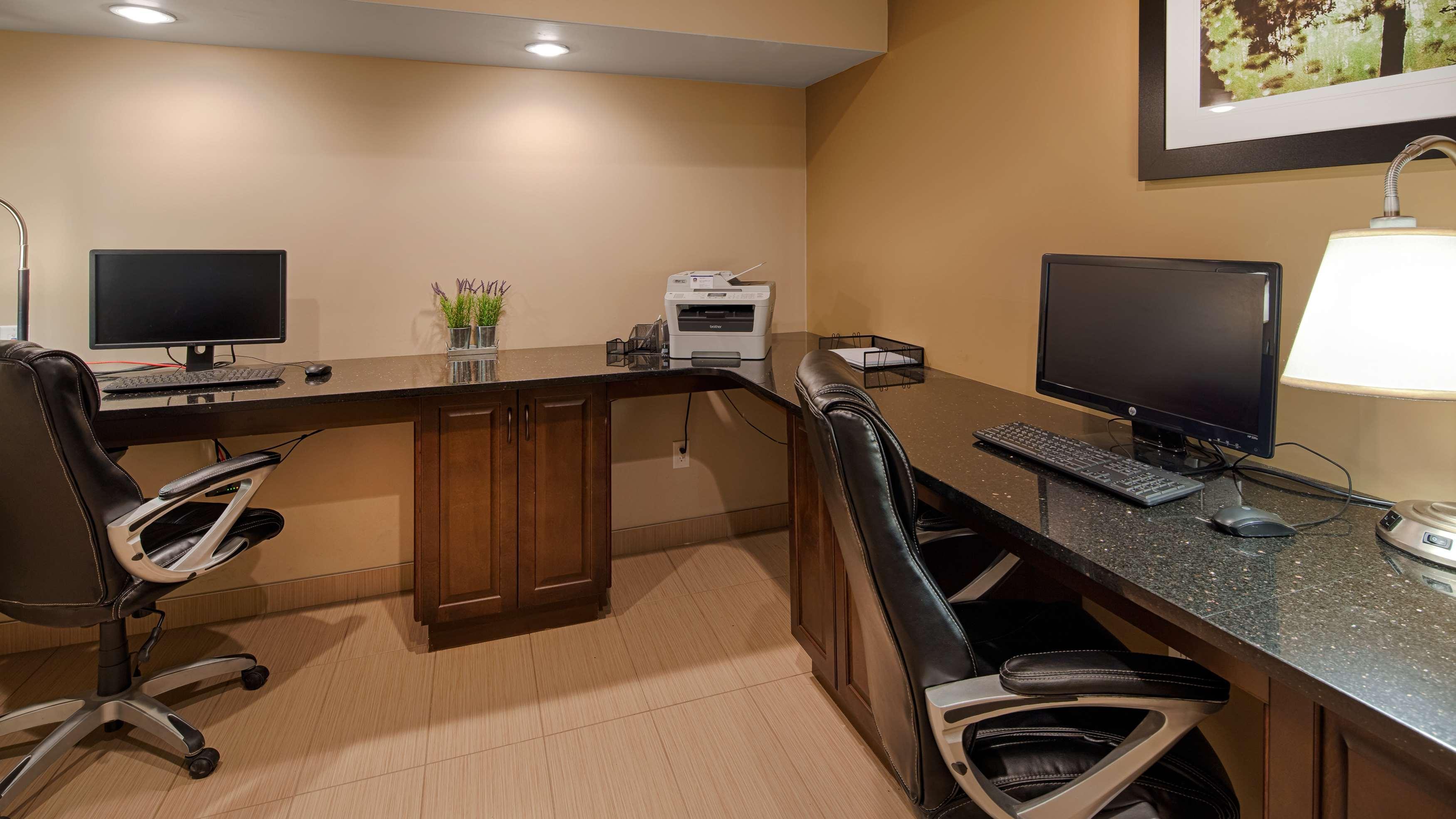 Best Western Plus Moose Jaw Bagian luar foto