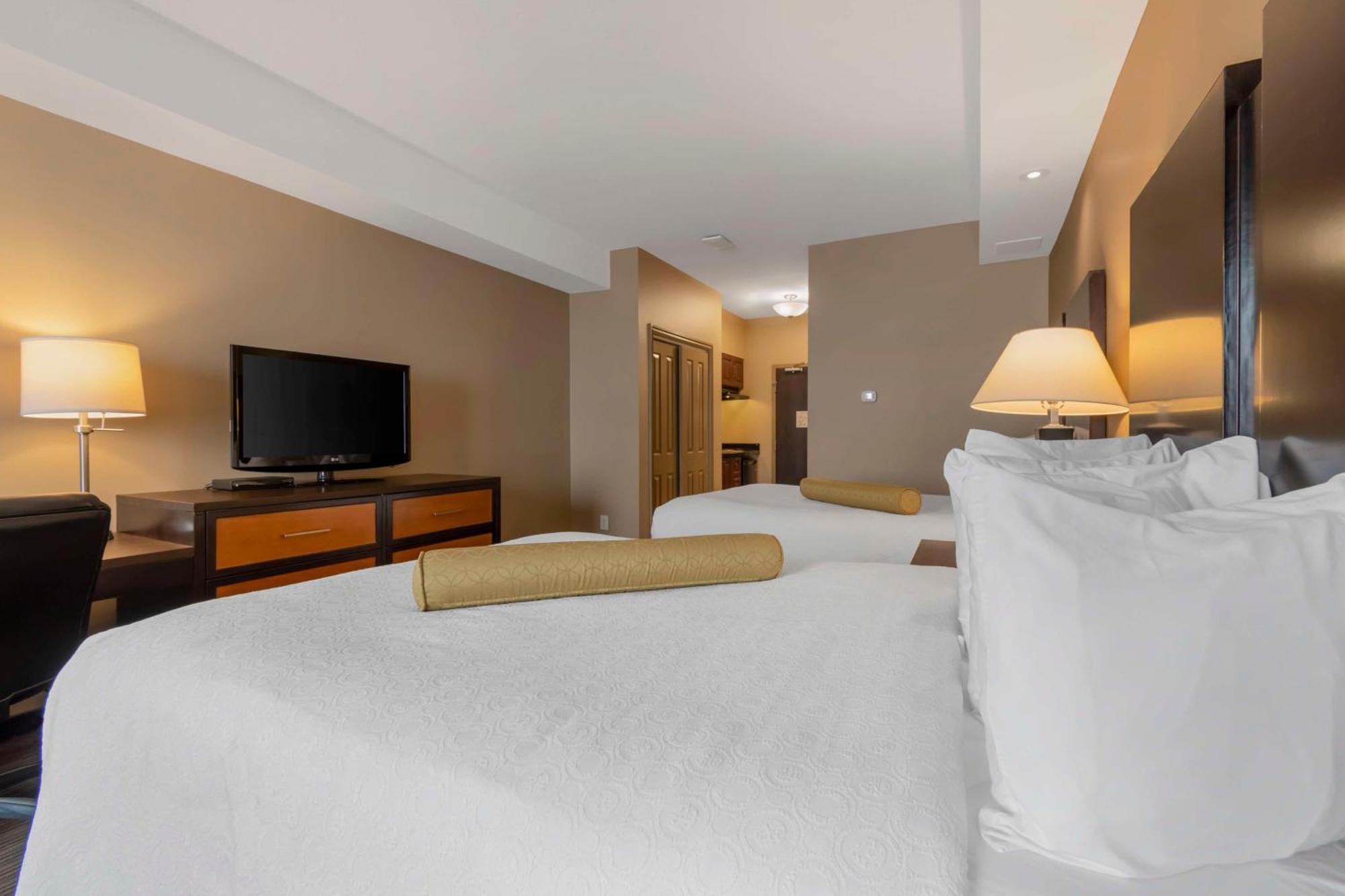 Best Western Plus Moose Jaw Bagian luar foto