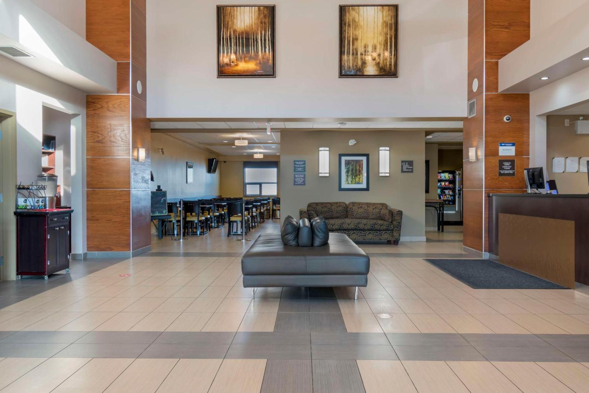 Best Western Plus Moose Jaw Bagian luar foto