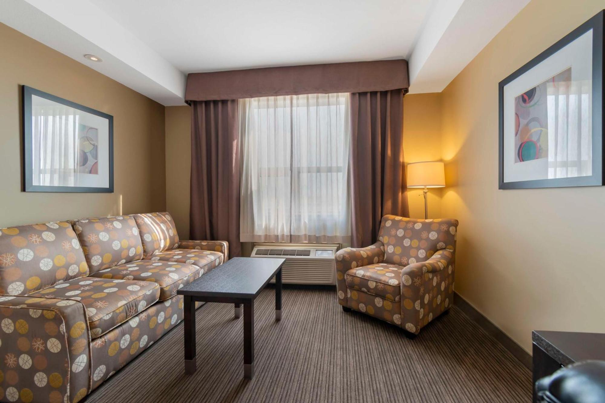 Best Western Plus Moose Jaw Bagian luar foto