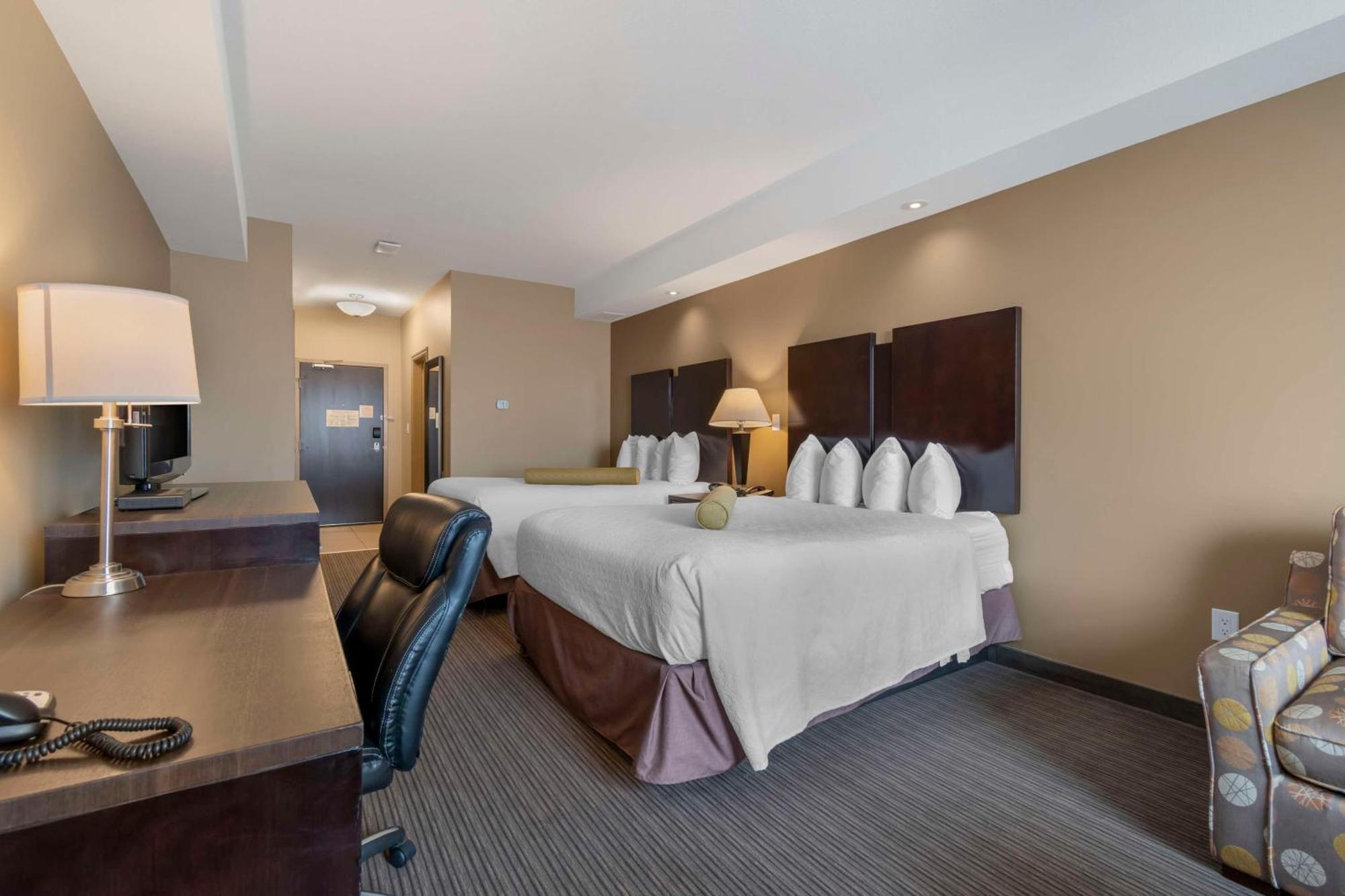 Best Western Plus Moose Jaw Bagian luar foto