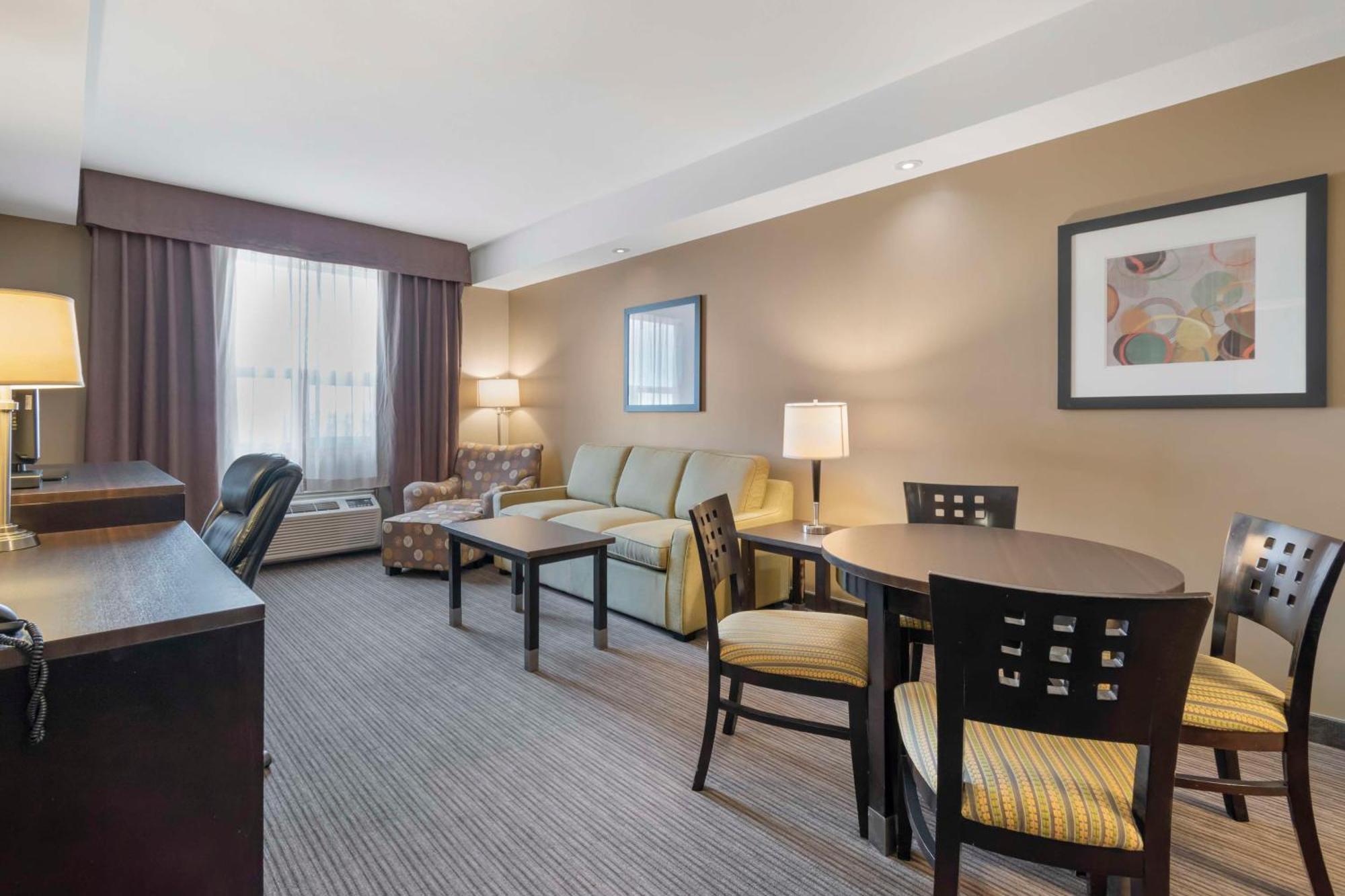 Best Western Plus Moose Jaw Bagian luar foto
